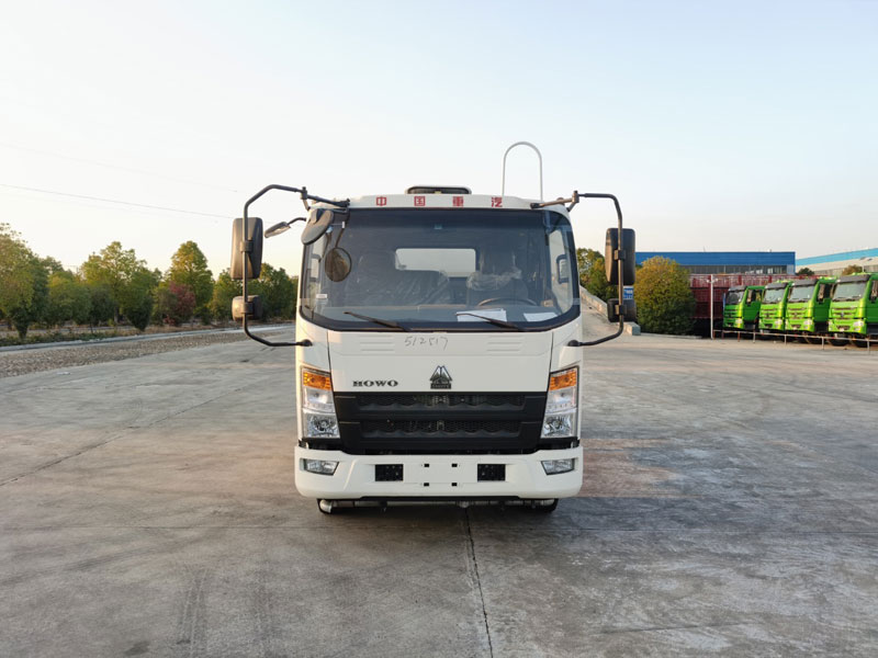 重汽豪沃5-7方藍(lán)牌抑塵車(chē)