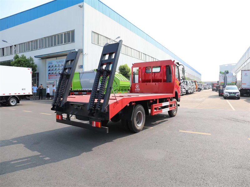 三環(huán)創(chuàng)客11.2噸平板車云內(nèi)170馬力高效可靠