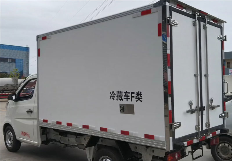 長安新星卡后單輪冷藏車