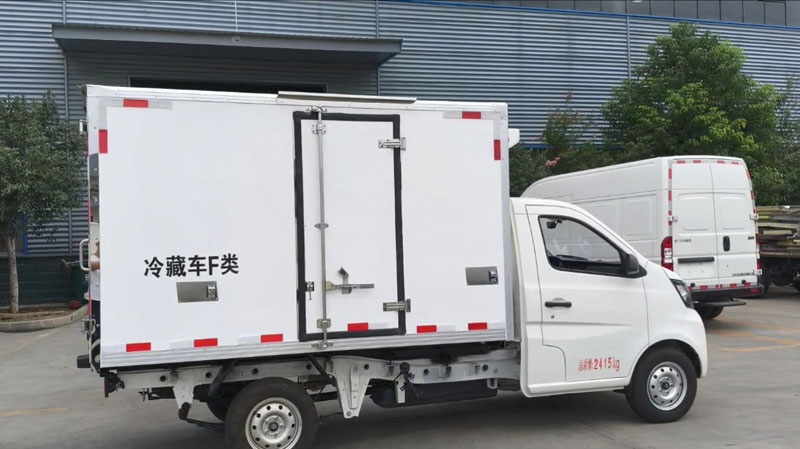 長安新星卡后單輪冷藏車