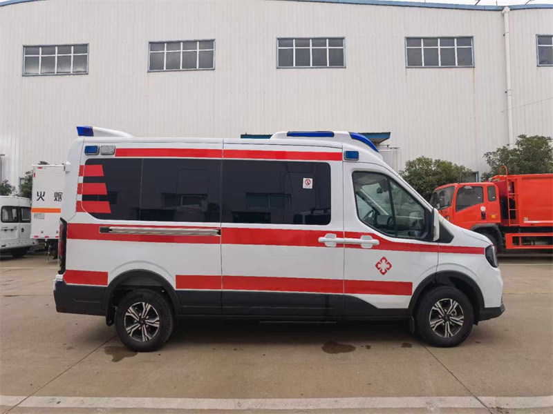 江鈴福特全順V363長(zhǎng)軸中頂高配救護(hù)車高性能大空間