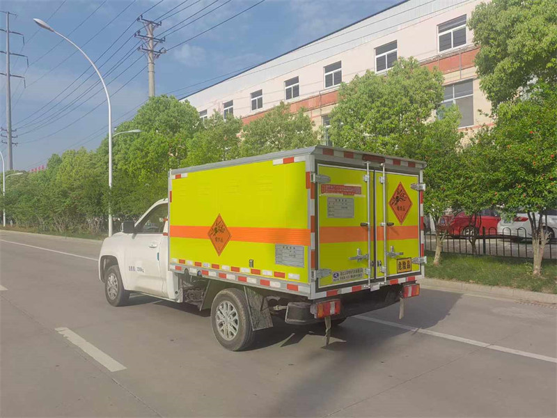 江鈴大道皮卡爆破器材運(yùn)輸車廠家報(bào)價(jià)額載能力強(qiáng)