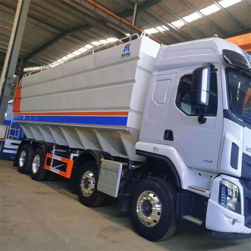 柳汽乘龍H5短軸前四后八散裝飼料車車型介紹