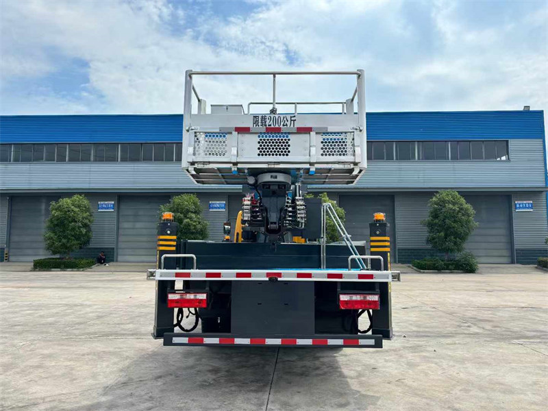 程力高空作業(yè)車東風(fēng)福瑞卡36米高空作業(yè)車優(yōu)惠價(jià)格