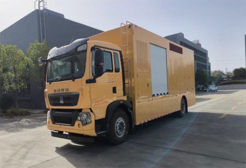 重汽豪沃5000m3/h流量排水救險車