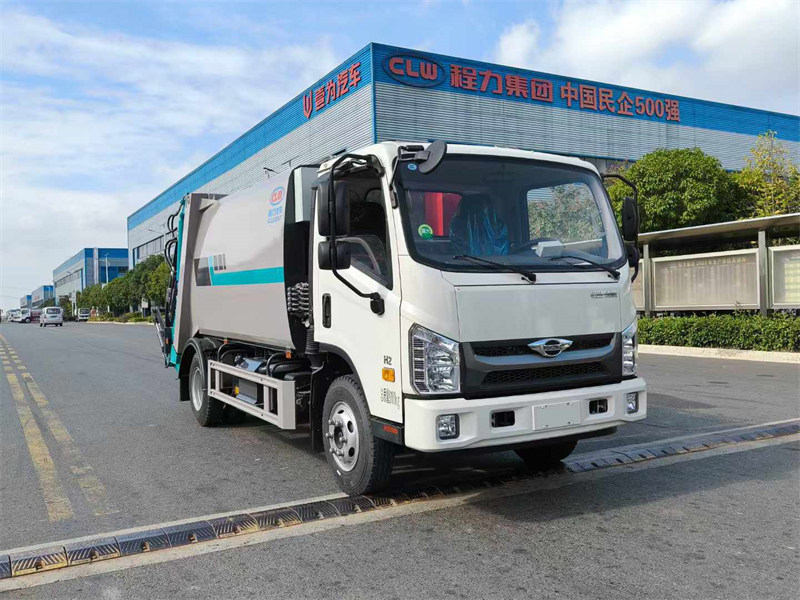 福田領(lǐng)航H2八立方壓縮垃圾車160馬力發(fā)動(dòng)機(jī)出色性能