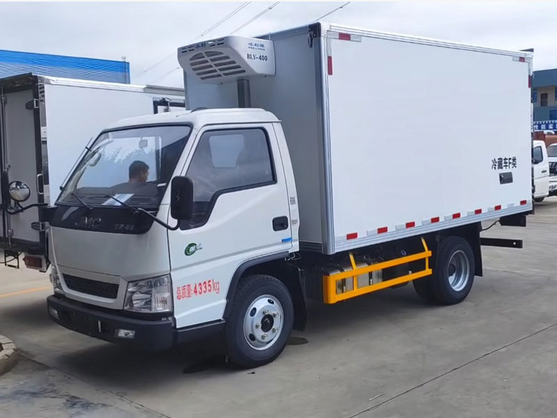 江鈴順達2800軸距冷藏車再發(fā)一臺