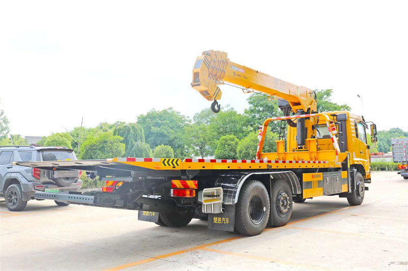三環(huán)昊龍5000+1250軸距清障車(chē)帶吊廠家直賣(mài)