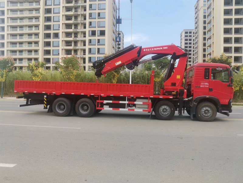豪沃TX5前四后八宏昌天馬30噸7節(jié)隨車吊