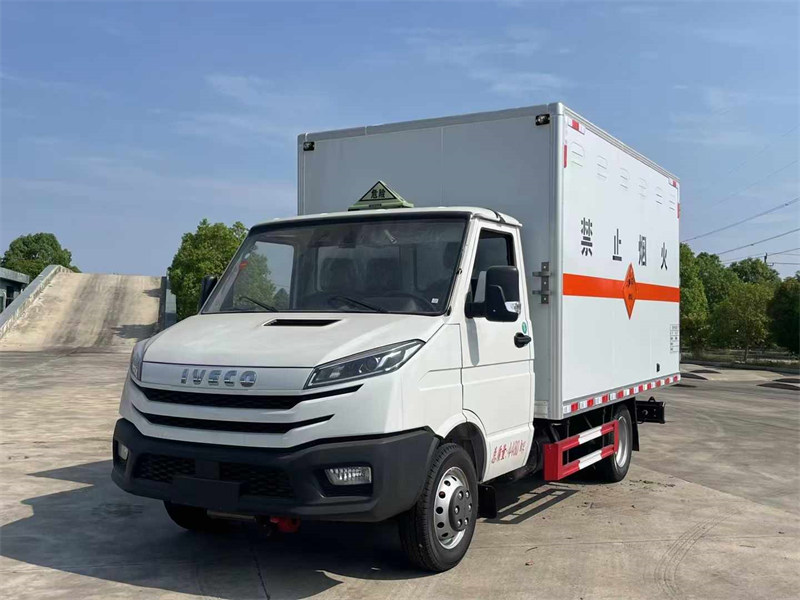 依維柯得意X45爆破器材箱式運輸車