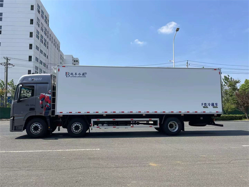 福田歐曼小三軸GTL星翼版九米六冷藏車多少錢