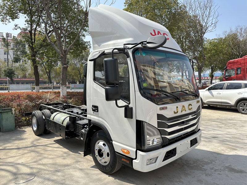 江淮運多多CNG冷藏車