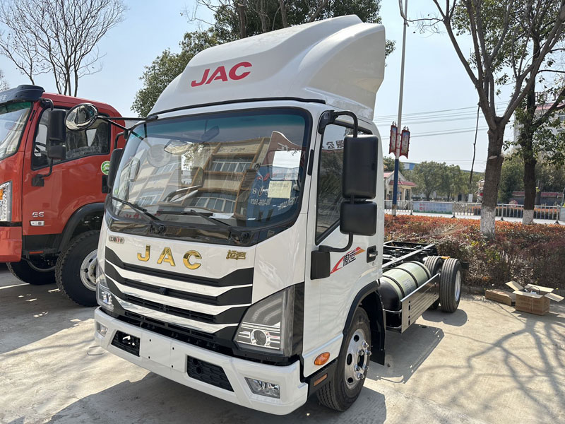 江淮運多多CNG冷藏車