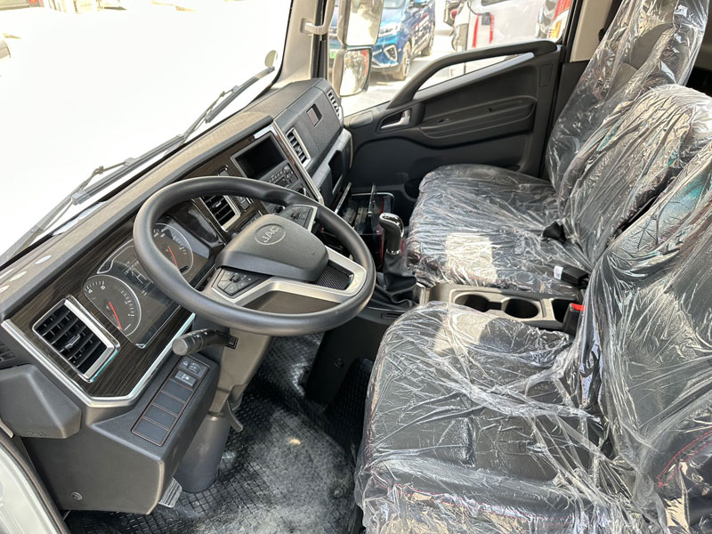 江淮運多多CNG冷藏車