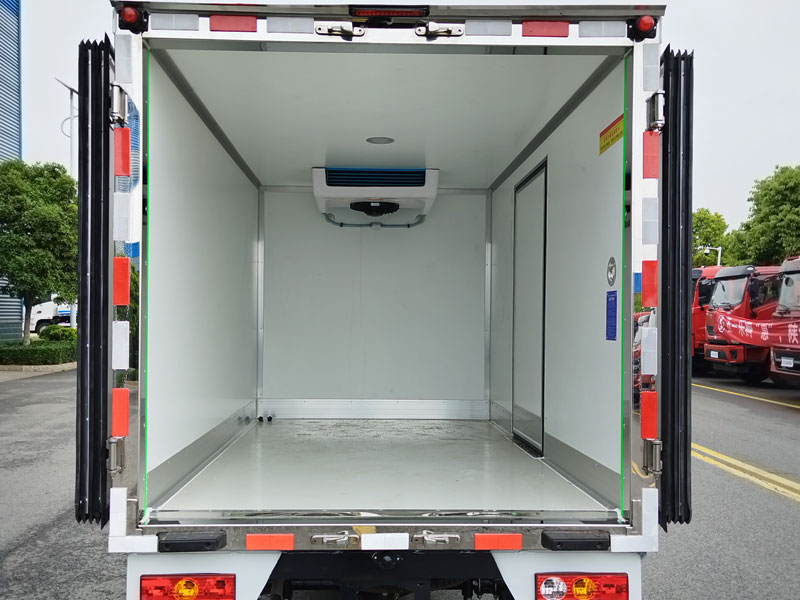 2.8米福田祥菱V1后單輪冷藏車