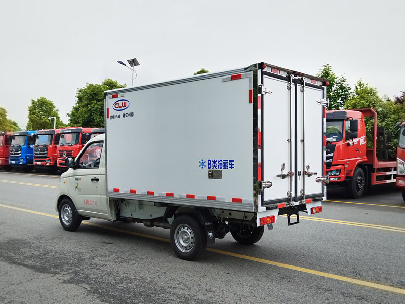 2.8米福田祥菱V1后單輪冷藏車