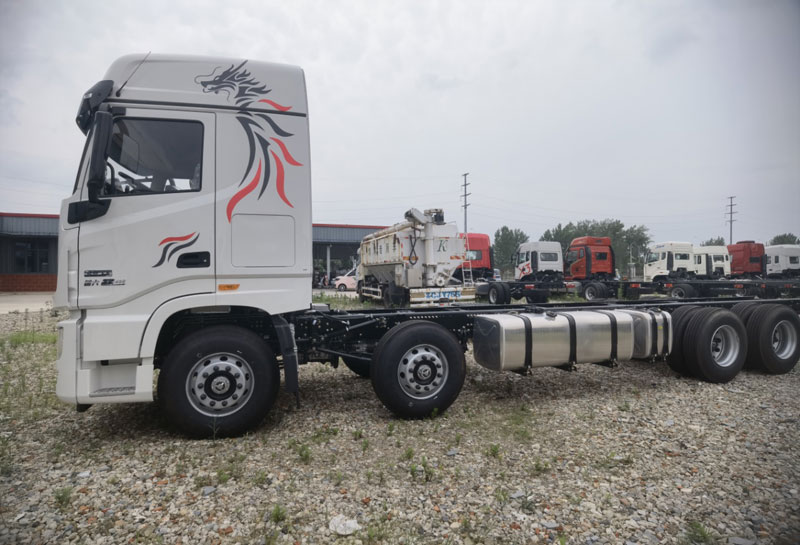 東風(fēng)天龍KX前四后八冷藏車(chē)DFH5320XLCCX