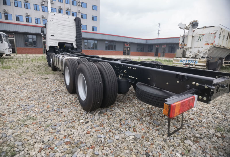 東風(fēng)天龍KX前四后八冷藏車(chē)DFH5320XLCCX