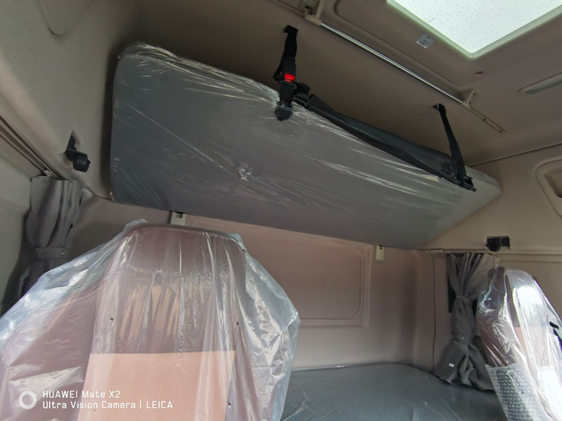 東風(fēng)天龍KX前四后八冷藏車(chē)DFH5320XLCCX