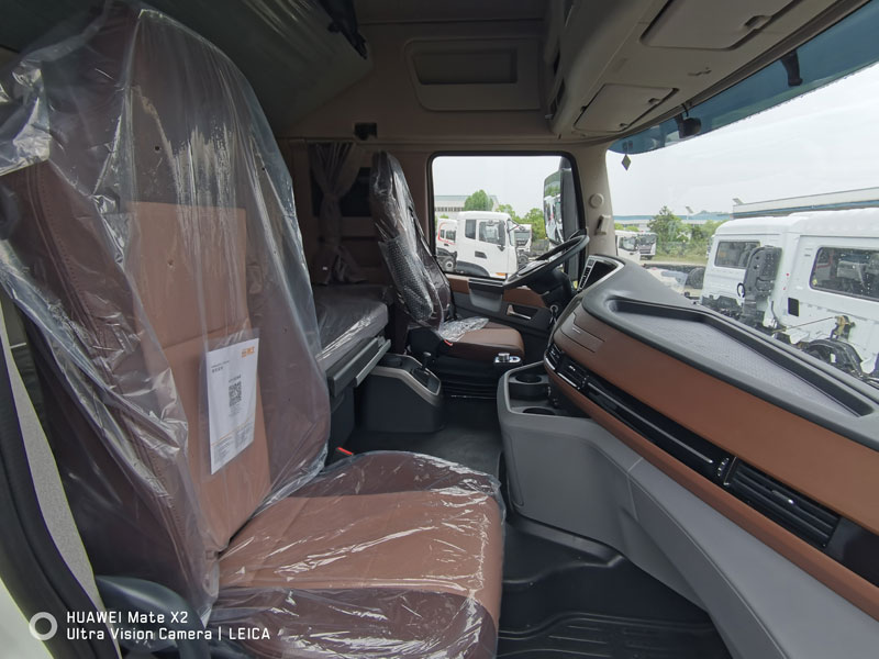東風(fēng)天龍KX前四后八冷藏車(chē)DFH5320XLCCX