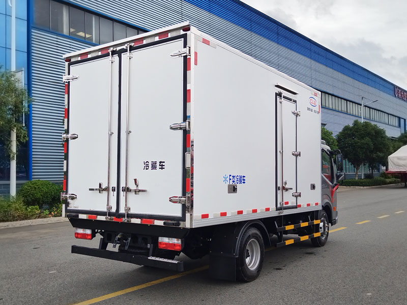 4.2米東風(fēng)星云高端藍(lán)牌冷藏車EQ5041XLC5CDFAC