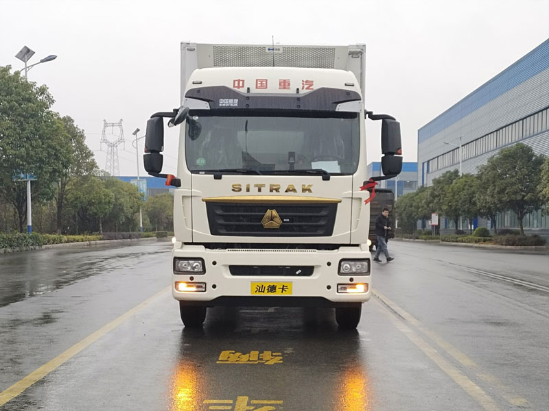6.8米汕德卡新款 G5S 單橋290冷藏車