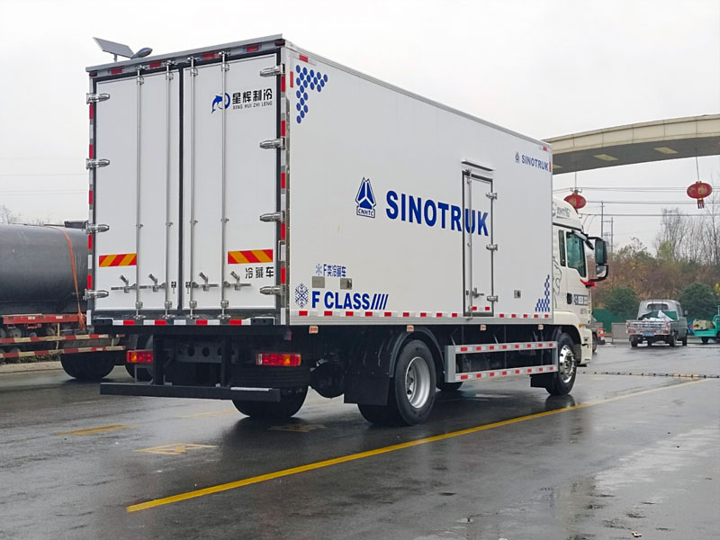 6.8米汕德卡新款 G5S 單橋290冷藏車