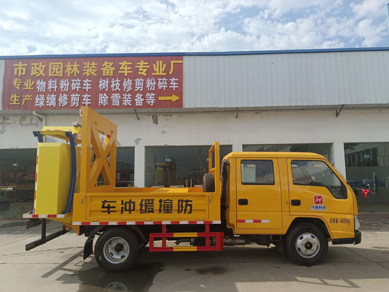 江鈴雙排3360軸距一次翻轉(zhuǎn)5043防撞緩沖車(chē)