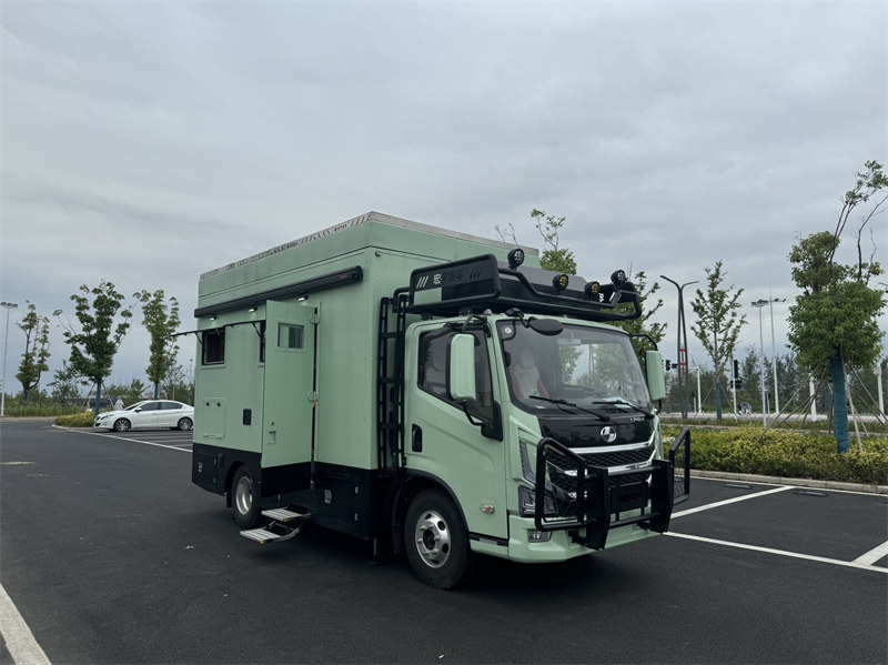 躍進H500輕卡升頂房車上柴2.8T柴油發(fā)動機