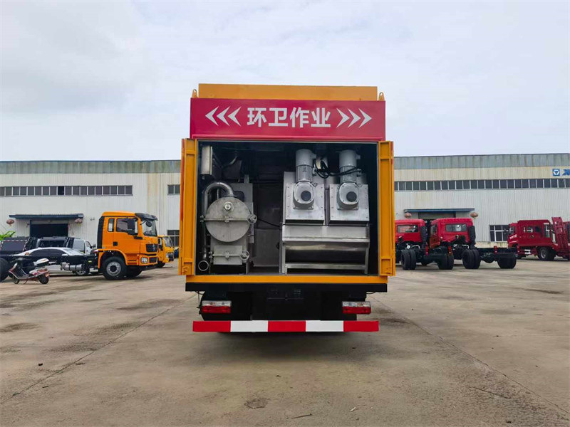 東風(fēng)多利卡D7吸污凈化車配置簡介及圖片