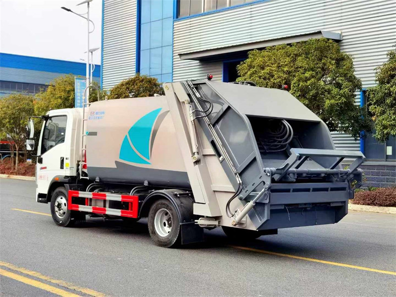 重汽豪沃8方壓縮垃圾車震撼來襲爆款市政招標(biāo)首選