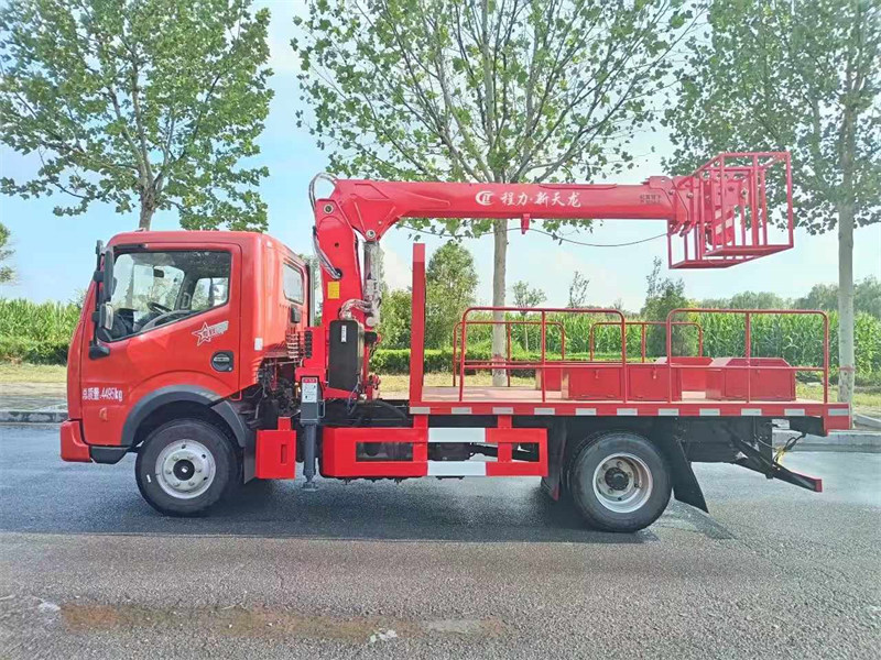 東風藍牌5噸高空作業(yè)車隨車吊不超重上牌無憂