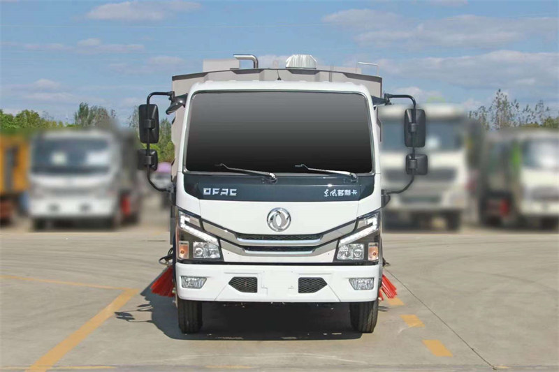東風小多利卡掃路車詳細配置城市道路清潔的理想選擇