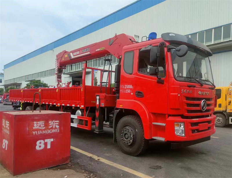 東風(fēng)錦程12噸隨車吊物流運(yùn)輸和工程作業(yè)的首選