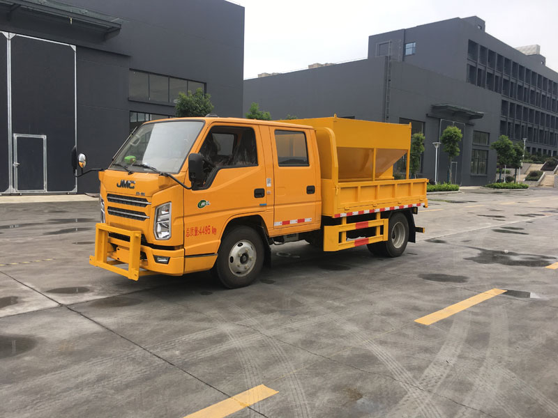 江鈴雙排除雪車及修剪機(jī)CL5040TCX6HL