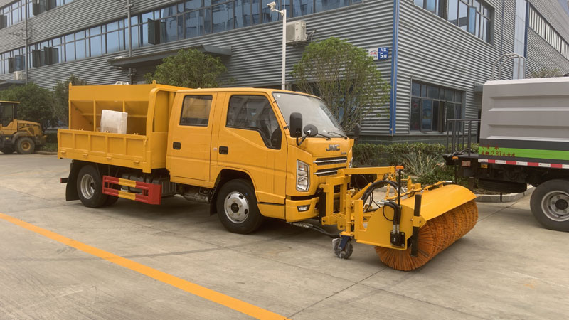 江鈴雙排除雪車及修剪機(jī)CL5040TCX6HL