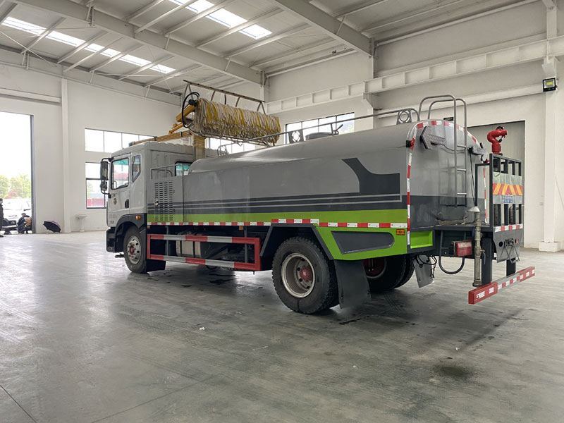 東風D9隧道清洗車參數(shù)-淤泥機