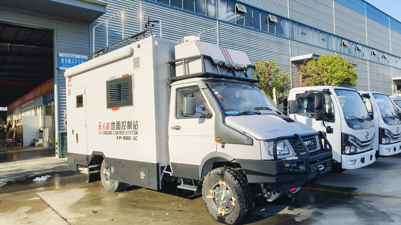 依維柯四驅(qū)指揮車