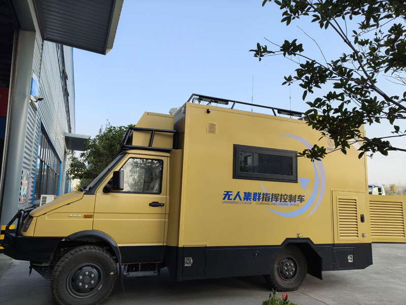 依維柯四驅(qū)指揮車