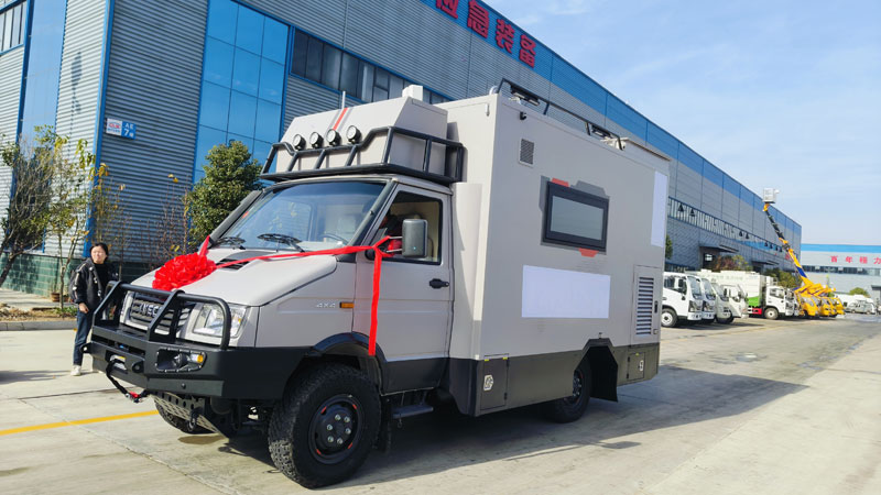 依維柯四驅(qū)指揮車