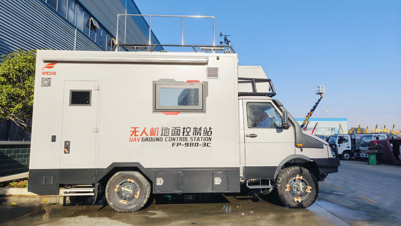 依維柯四驅(qū)指揮車
