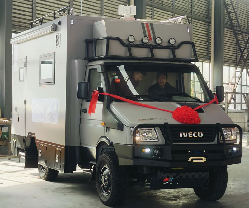 依維柯四驅(qū)指揮車