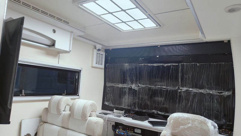 依維柯四驅(qū)指揮車