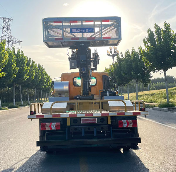 YAD5040XJXSX6抽油機(jī)檢修車