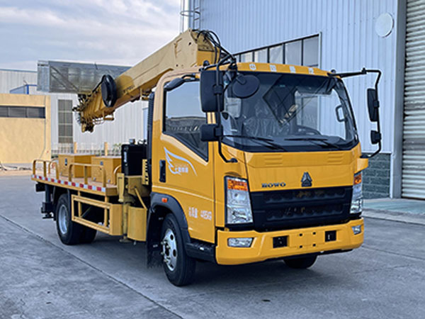 重汽豪沃RRR5047XJXZ6抽油機(jī)檢修車