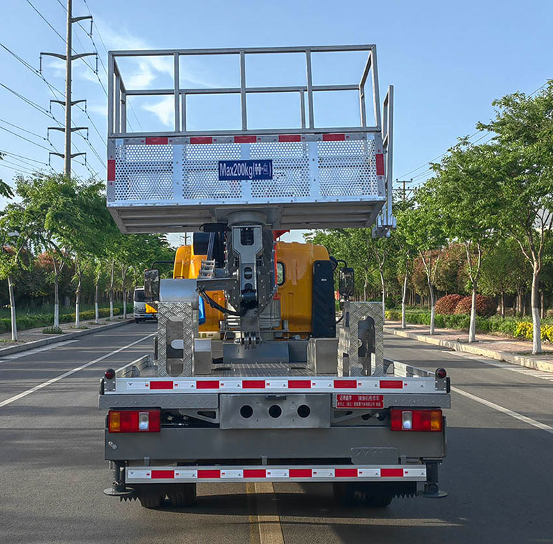 YAD5040XJXZZ6抽油機(jī)檢修車