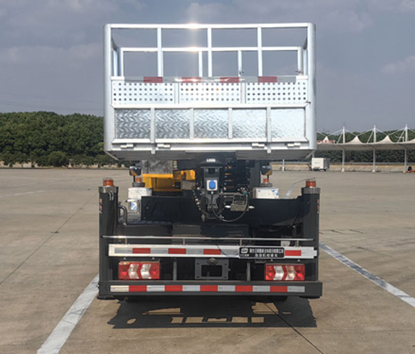 JWD5040XJXHFC6抽油機(jī)檢修車