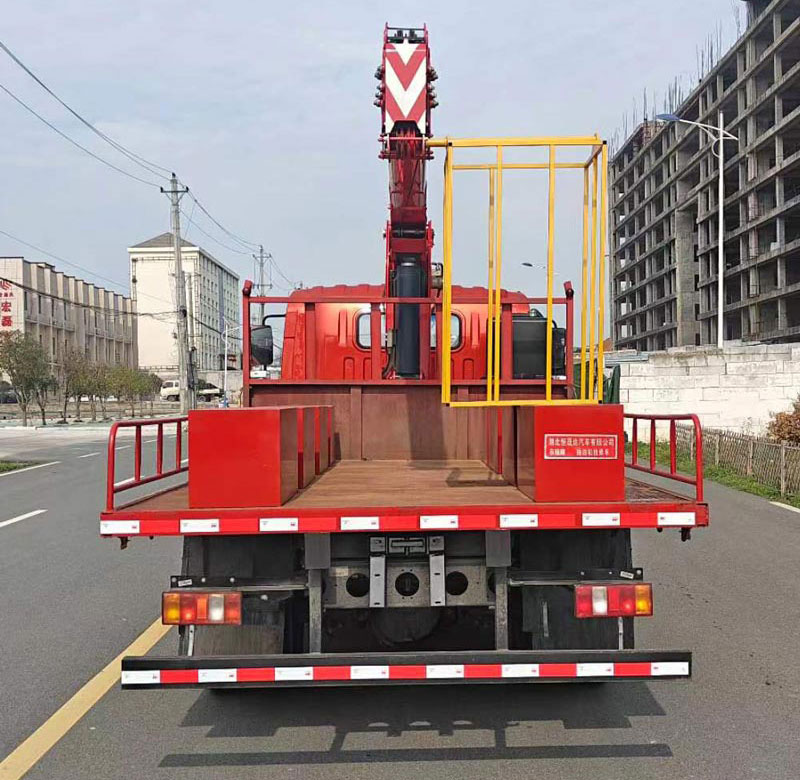 中國重汽豪曼LLL5070XJXZ6抽油機檢修車
