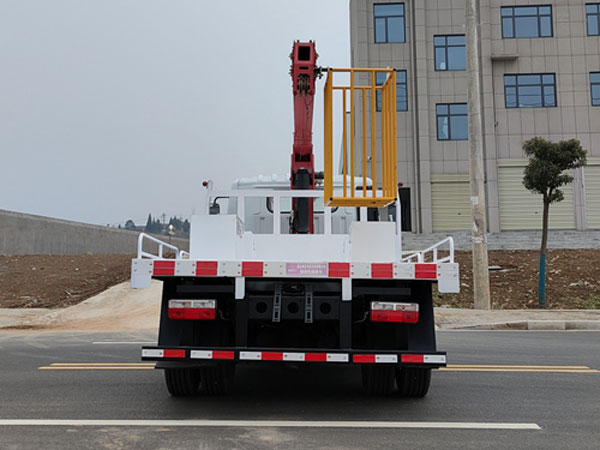 ABC5049XJXEQ6抽油機檢修車