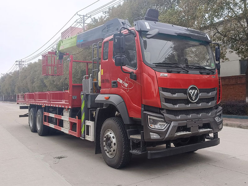 福田歐曼LLL5180XJXBJ6抽油機檢修車